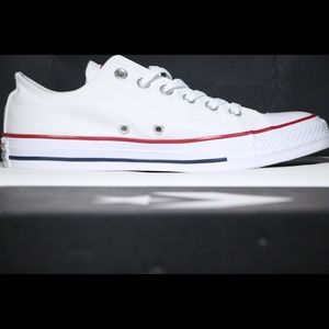New in Box Converse True white low tops